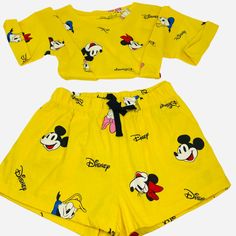 O Disney And Friends Short With Top Pj's Set - Small O This Super Cute, Comfy, Short And Top Mickey & Friends Pj Set Features An Oversized Top With Super Comfy Shorts! * New With Tags * Size: Small * Color: Top - Yellow With "Mickey And Friends" Print All-Over * Shorts Feature An Elastic Waistband And Black Detail Ribbon At Waist * Bin #14 As Always, We Thank You For Dropping By Our Closet And Supporting Small Businesses. Mario Rosalina, Disney Pyjamas, Green Pajama Pants, Short And Top, Lake Pajamas, Strawberry Soda, Pajama Bottoms Womens, Flannel Nightgown, Night Pajama