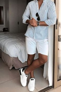 Men's Casual Style Summer, Summer Look Men Outfit Ideas, Summer In Italy Outfits Men, Men Looks Summer, Mens Outfits 2023 Summer, Summer Outfits Men College, Men Outfits Vacation