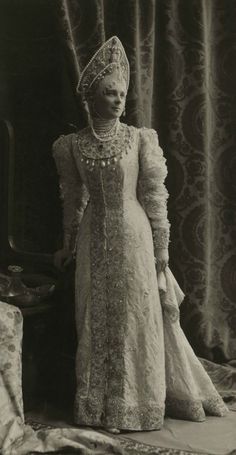 Source: Tumblr 1920s Russian Fashion, Russian Wedding Dress, Russian Wedding, National Clothes, National Dress