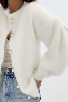 Look Adidas, Spring Cardigans, Skandinavian Fashion, Button Cardigan, Mode Inspo, Trend Fashion, White Cardigan, Looks Style