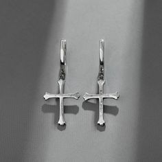 Weight: 3.24 gWidth: 14 mmHeight: 18.9 mmThickness: 14.5 mmMaterial: Plating Color: White Gold Cross Earrings For Pierced Ears, Silver Earrings Online, Online Earrings, Quality Jewelry, Sterling Silver Earrings, Silver Earrings, Bespoke, Custom Design, Plating