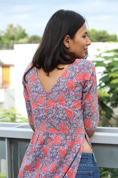 Deep Back Kurta Designs, Deep Neck Designs For Kurtis, Dress Materials Stitching Ideas, Deep Neck Back Designs For Kurtis, V Neck Kurti Design Indian, Deep Neck Kurti Designs, Kurta Inspiration, Jaipur Prints, Mogra Designs