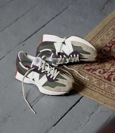 New Balance 327, Sneakers Addict, Retro Sneakers, Shoe Lace Patterns, Shoe Lace, 가을 패션