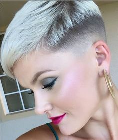 Shaved Side Haircuts That Make a Statement Short Textured Hair, Punk Chic, Pixie Haircut For Round Faces, White Hair Color, Stylish Short Haircuts, Pixie Haircut For Thick Hair