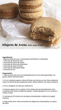 an image of some cookies on top of each other with the words alfajores de avena written in spanish