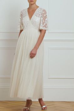 Elegant Tulle Gown With Floral Embroidery, Elegant Floral Embroidery Evening Dress For Debutante Ball, Elegant Floral Embroidered Evening Dress For Debutante Ball, Elegant Floral Embroidered Dresses For Debutante Ball, Lace Ball Gown With Lace Bodice, Floor-length Lace Dress With Fitted Bodice, Lace Gown With Fitted Bodice For Debutante Ball, Floor-length Lace Trim Gown For Wedding Night, Lace Maxi Dress With Floral Embroidery For Wedding