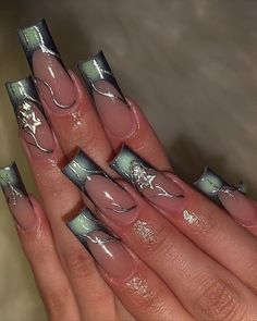 Acrylic Nails Iridescent, Erika Titus Nails, Acyrilics Nails Ideas, Kali Uchis Nail Ideas, Acyrilics Nails, Cybercore Nails, Y2k Nail Art, Y2k Nail, Retro Nails