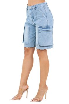 Details-Crago style denim shorts, belt loops, side big pocketSIZE CHATS : Waist 27, Hip 37, Length 20.5M: Waist 28, Hip 38, Length 20.5L: Waist 31, Hip 41, Length 21XL: Waist 33, Hip 43, Length 212XL: Waist 35, Hip 46, Length 223XL: Waist 37, Hip 48, Length 22Model size small 5'8" 36-26-38 Made In: CHINAFabric Contents: POLYESTER COTTON Leather Motorcycle Gloves, Leather Store, Short Women Fashion, Biker Shirts, Leather Denim, Biker Leather, Lady Biker, Denim Short, Leather Motorcycle Jacket