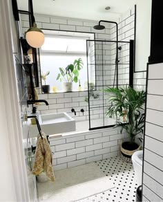 Modern Black & White Bathroom Renovation From @opies_pad Monochrome Bathroom, Black White Bathrooms, Small Bathroom Interior, White Bathroom Tiles, Bathroom Transformation, Small Bathroom Makeover, Bad Inspiration, Bathroom Redesign, Upstairs Bathrooms