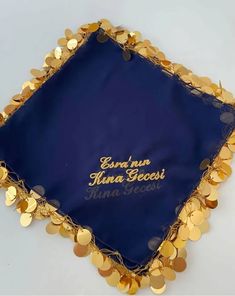 Payetli İşlemeli Mendil, Kına Düğün Nedime Hediyeleri, Kişiselleştirilmiş Halay Mendili, Düğün Aksesuarı, Kına Mendili Hediyesi - Etsy Türkiye Traditional Handmade Handkerchiefs As Gifts, Elegant Gold Dupatta As Gift, Elegant Gold Dupatta, Elegant Handmade Wedding Dupatta, Nikah Pouches, Henna Gifts For Guests, Traditional Wedding Handkerchiefs With Embroidered Border, Elegant Embroidered Handkerchiefs Gift, Elegant Wedding Handkerchiefs With Embroidered Border