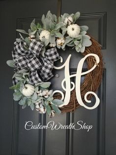 a wreath that has the letter f on it