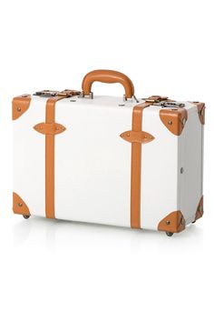 This luggage bag is the perfect everyday companion, featuring a long strap for comfortable and hands-free carrying. The ergonomic design is comfortable and stylish, ensuring you can go about your day with ease. Boxing Training, 16 29, Cocoa Brown, Train Case, Green Pearls, Hat Box, Luggage Bag, Ergonomics Design, Ergonomic Design