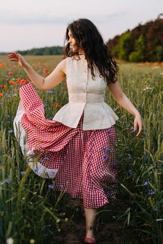 Step into charm with our Red Gingham Wrap Skirt - a delightful fusion of style and comfort! The full circle skirt brings a playful and twirl-worthy element, adding joy to every step. Functional side seam pockets enhance the versatility of this classy piece. Designed for a flattering fit, this wrap skirt gracefully falls just below the knee, ensuring a timeless length. Featuring adjustable laces, customize the perfect size for picnics or casual occasions. Discover more from Sondeflor Shop here: h Gingham Skirt Outfit, Red Gingham Skirt, Circle Skirt Outfits, Picnic Fashion, Picnic Skirt, Skirt Cottagecore, Gingham Linen, Fairytale Fashion, Gingham Skirt