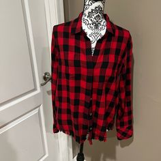 New Calvin Klein Plaid Button Down Shirt Red / Black Size Medium Red Button-up Flannel Shirt For Work, Red Flannel Shirt With Button Closure For Work, Casual Collared Tops By Calvin Klein, Calvin Klein Casual Collared Top, Casual Calvin Klein Collared Top, Casual Long Sleeve Calvin Klein Blouse, Casual Calvin Klein Collared Shirt, Calvin Klein Long Sleeve Tops With Button Closure, Casual Calvin Klein Button-up Shirt