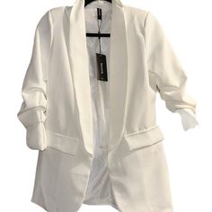 New Oversized Blazer. Made In Italy. Available In Sizes S,M And L Casual Oversized White Blazer, Casual White Oversized Blazer, White Oversized Chic Blazer, Oversized White Chic Blazer, Chic Oversized White Blazer, Oversized White Blazer For Fall, White Oversized Blazer For Fall, White Oversized Blazer, Oversized Blazer