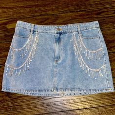 Beautiful And Fun Bedazzled Denim Skirt. Gem Details Shimmer In The Light. Size Large, Brand New Without Tags Check Out The Matching Top For A Beautiful Set! Bedazzled Denim Skirt, Rhinestone Denim Skirt, Bedazzled Clothes, Jeans With Gems, Jewel Jeans, Bedazzled Denim, Bedazzled Stuff, Bedazzled Top, Hero Outfits