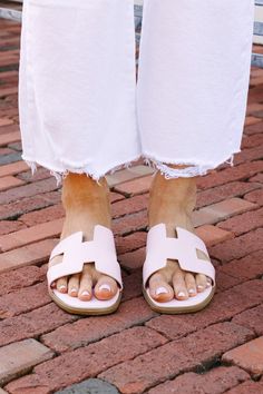 You better make your move on these adorable and versatile sandals while you have the chance! They are so cute and we are loving the geometrics shaping. These are going to be such an easy summer go to!
True to size. Pink Slides, Mint Julep Boutique, We Are Love, Mint Julep, Easy Summer, Personal Marketing, Move On, Slide Sandals, So Cute