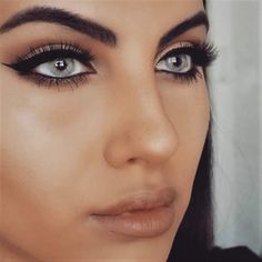 سلوتيكا كريستال هيدروكور شهري – owainat Eye Color Contacts, Maroon Makeup, Solotica Lenses, Natural Color Contacts, Grey Makeup, Color Contacts, Trendy Eyeshadow, Color Contact Lenses, Coloured Contact Lenses