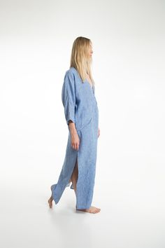 Revitalize your wardrobe with the timeless sophistication and relaxed comfort of the Shio Pure Linen Kaftan in Striped Blue. Combining elegant style with casual ease, this versatile kaftan is a standout piece for any occasion. **Material Experience the luxury of 100% pure linen with the Shio Kaftan in Striped Blue. Its lightweight, breathable fabric feels incredibly soft against the skin and improves with each wash. The natural fibers ensure lasting durability and a touch of everyday luxury, per Women's Wardrobe Essentials, Linen Kaftan, Linen Fashion, Effortless Chic, Bohemian Chic, Dress With Pockets, Linen Women, Pure Linen, V Neck Dress