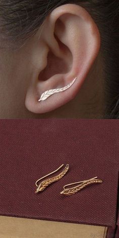 Gold Feather Earrings, Shopping Jewelry, Jewelry Accessories Ideas, Jewelry Design Earrings, Classy Jewelry, Fancy Jewellery, Gold Earrings Designs, Jewelry Lookbook, Fancy Jewelry