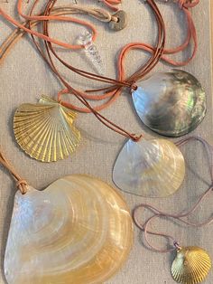 She’ll Necklace Aesthetic, Unique Diy Jewelry, Seashell Jewelry Aesthetic, Diy Seashell Necklace, Ocean Jewelry Aesthetic, Shell Necklace Aesthetic, Shell Necklace Diy, Homemade Jewerly, Summer Jewelry Diy