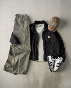 Men’s Outfit Streetwear, Vintage Outfit Ideas Men, Y2k Mens Outfits Aesthetic, How To Style Brown Shorts, Outfit Inspirations Men Casual, Vintage Streetwear Men Outfits, Indie Outfits Men, Indie Fits, Y2k Outfits Men