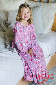 Flannel Nightgown Cabin Fashion, Nightgown Sewing Pattern, Girls Pajamas Pattern, Toddler Nightgown, Sewing Pattern Free, Pajamas For Teens, Crafts For Children, Holiday Flannel