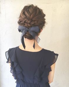 Curly Hair Updo, Penteado Cabelo Curto, Pretty Hair, Hair Dos, Cute Hair, Ponytail Hairstyles, Hair Designs, Perfect Hair, Pretty Hairstyles