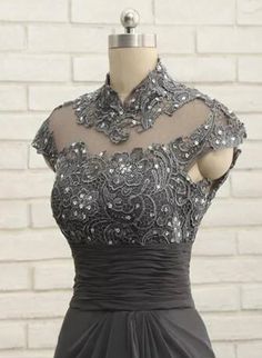 Kleider für die Brautmutter Etuikleid aus Spitze mit hohem Hals und bodenlangem Mother Dress, Lace Cape, Gray Scale, Gray Cap, Dresses Quinceanera, Dress Mermaid, Gothic Dress, Bride Dresses, Chiffon Lace