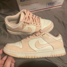 Wmns Dunk Low Orange Pearl Was Given For A Gift!! No Box :( But Great Condition! Size 6 Women If You Have Any Questions Feel Free To Ask! Girly Sneakers, Trendy Shoes Sneakers, Nike Shoes Girls, Dr Shoes, Jordan Shoes Girls, All Nike Shoes, Estilo Hippie, Nike Air Shoes, Nike Sb Dunk Low