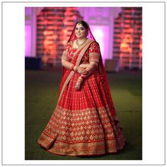 Sabyasachi Outfits, Sabyasachi Wedding, Plus Size Lehenga, Petite Bride, Sabyasachi Mukherjee, Indian Wedding Gowns, Sabyasachi Lehenga, Plus Size Brides, Indian Bride Outfits