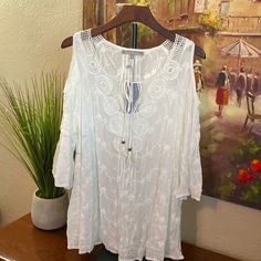 Nwt Daniel Rainn White Eyelet Bohemian Boho Style Tunic Size 1x Bohemian Blouse With Crochet Trim For Summer, Bohemian Blouse For Beach Season Festivals, Bohemian Blouse For Beach Festivals, Beach Season Bohemian Festival Blouse, Bohemian Blouse With Lace Trim, Summer Beach Blouse With Boho Collar, Bohemian Lace Trim Blouse For Beach, White Bohemian Blouse For Beach Season, White Bohemian Blouse For Beach Cover-up