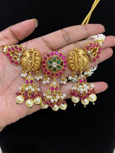 Traditional antique Jadau kundan choker length adjustable Antique Choker, Jadau Jewellery, Indian Bridal Jewelry Sets, Kundan Choker, Indian Jewellery Design Earrings, Indian Jewellery Design, Jewelry Design Earrings, Bridal Jewellery Indian, Design Earrings