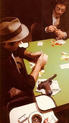 CHECK THE METHOD FOR MAKING MONEY ONLINE IN MY BIO👨‍💻  #money#gambling#casino Poker Photoshoot, Poker Photography, Poker Scene, Poker Aesthetic, Gambling Table, Der Joker, Poker Set, Casino Table, Poker Party