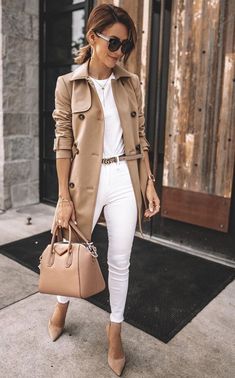 Mode Over 50, Paris Mode, Fashion Mode, Mode Inspiration, White Pants