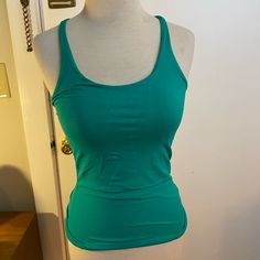 Built In Shelf-Bra Casual Green Top With Built-in Bra, Green Casual Tops With Built-in Bra, Casual Green Tops With Built-in Bra, Green Tops With Built-in Bra For Beach, Green Beach Top With Built-in Bra, Green Stretch Basic Tank Top, Chain Tank Top, Fire Shoes, Lace Bustier Top