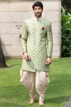 Wedding Kurta For Men Sherwani, Dhoti For Men Indian Weddings, Shervani Design For Men Groom, Marriage Clothes For Men, Groom Dress Men Indian For Marriage, Dulha Dresses For Men, Dhoti Kurta For Men Indian Weddings, Kurta Patterns For Men New, Marriage Outfits Men Indian