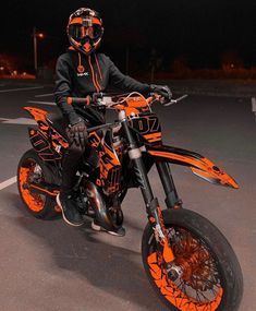 #rider #motorcycle #biker #ride #bikelife #bike #riders #moto #suzuki #yamaha #ktm #bikelover #superbike Black Dirt Bike Aesthetic, All Black Dirt Bike, Motor Bikes Aesthetic, Motard Bikes, Supermoto Bikes