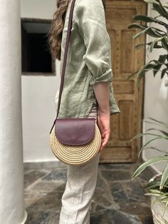 A limited edition style crafted from raffia and full-grain leather that celebrates connection and craftsmanship. This bag was a collaboration between two women-run cooperatives in Marrakech Running Women, Full Grain Leather, Crossbody Bag, Shoulder Bag, Celebrities, Leather