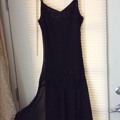 Style 20s L-35” W-18” Embroidered Beads, Black Dress, Prom Dresses, Prom, Size 10, Womens Dresses, Beads, 10 Things, Dresses