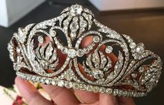 Luxury Wedding Crown Jewelry, Elegant Silver Crown For Wedding, Silver Wedding Crown With Pinched Shape, Elegant Wedding Crown With Structured Shape, Elegant Teardrop Crown For Wedding, Elegant Wedding Crown With Teardrop Shape, Tiaras Jewellery, Royal Crowns, Beautiful Tiaras