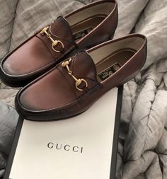 Brown Dress Boots, Preppy Man, Horsebit Loafers, Loafers Outfit, Preppy Mens Fashion, Mens Fashion Blazer, Kicks Shoes, Gucci Loafers