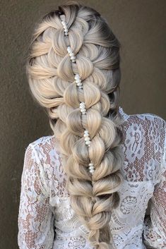 greek wedding hairstyles long blonde hair with unique braid decorated wirh pearls samirasjewelry Braided Curly Hair, Edgy Updo, Diy Updo, Unique Braids, Updo Styles, Up Dos For Medium Hair, Best Wedding Hairstyles, Greek Wedding, Updo Hairstyles