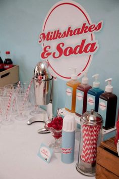 Diner 50s, Grease Themed Parties, Grease Theme, Grease Party, 50s Theme Parties, Sock Hop Party, Diner Aesthetic, Milkshake Bar, Diner Party