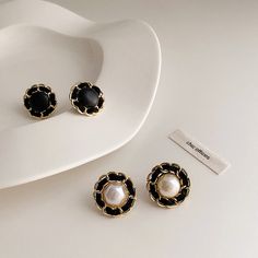 Material: Metal Style: Retro Black Pearl Earrings For Formal Occasions, Chic Evening Pearl Earrings, Round Pearl Earrings For Evening, Chic Formal Earrings With Chain Detail, Chic Chain Earrings For Formal Occasions, Chic Black Round Earrings, Chic Round Metal Pearl Earrings, Chic Evening Earrings With Chain Detail, Chic Black Metal Earrings