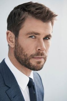 Thor Ragnarok Haircut - Chris Hemsworth Hairstyle New Men Hairstyles, Buzz Cut Hairstyles, Cool Mens Haircuts, Men Haircut Styles, Mens Hair, Corte De Cabelo Masculino, Mens Haircuts Short, New Haircuts, Boys Haircuts