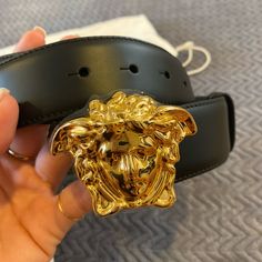 Crafted From Supple Calf Leather, This Sleek Belt Is Embellished With A Flat Medusa Buckle. La Medusa Buckle Collar Stud Buckle Fastening Outer Fabric: 100% Calf Leather Lining: 100% Calf Leather Made In Italy Buckle Collar, Nike Fashion Shoes, Versace Gold, Versace Logo, Versace Collection, Gold Belts, Versace Accessories, Versace Belt, Teal And Gold