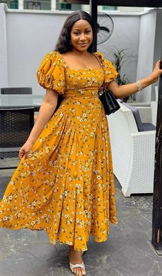 Summer Gowns Casual Floral Prints, Fabric Materials Clothes Fashion Design, Simple Gowns For Women Casual, Fashion Outfits African, New Gown Design, Simple Gown Designs, Materials Gown Style, Lace Dress Classy, Classy Short Dresses