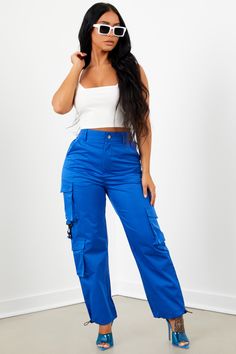 Blue Cargo Pants Outfit Aesthetic, Cargo Pants For Women Outfits, Cargo Pants Women Outfit Chic, Cargo Pants Outfit Aesthetic, Pants Women Outfit, Outfit Ideas Cargo Pants