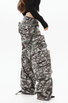 Utility Wide Leg Camouflage Pants, Camouflage Wide Leg Pants With Multiple Pockets, Camouflage Wide-leg Cargo Pants For Streetwear, Camouflage Trousers For Streetwear, Camouflage Parachute Pants With Cargo Pockets, Camouflage Wide Leg Pants For Streetwear, Wide Leg Camouflage Pants For Streetwear, Military High Waist Pants For Streetwear, High Waist Military Pants For Streetwear